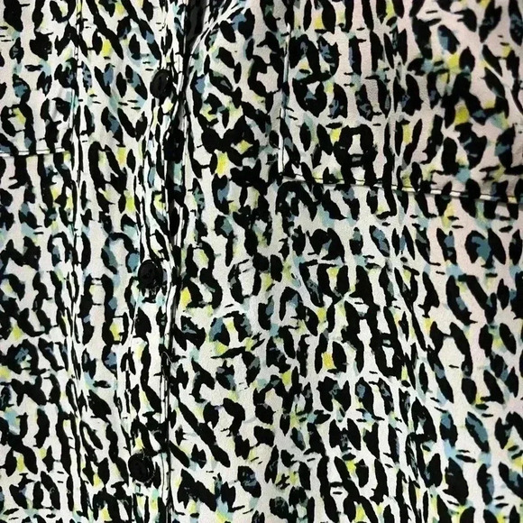 VALERIE STEVENS GEOMETRIC PRINT BUTTON-UP BLOUSE - Picture 2 of 4